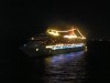 Tiefschwarze Nacht rund ums Schiff