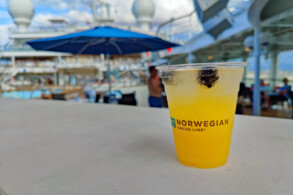Ocean Drive Poolbar
