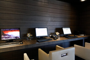 Observation Lounge - Internet Cafe
