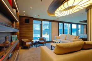 Astern Lounge