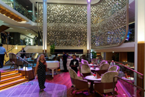 Grand Plaza und Martini Bar