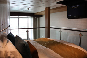 Crown Loft Suite CL 1702