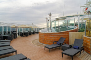 Pool, Sonnendeck