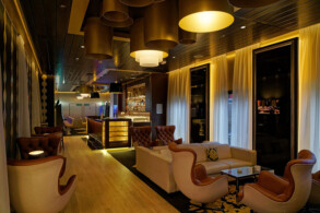 Casino & Raucherlounge