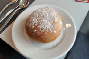 Bolle mit Pudding und Schokolade