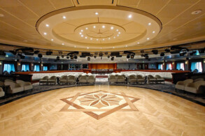 Cabaret Lounge, Theater