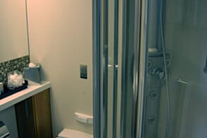 Bad: Toilette, Dusche