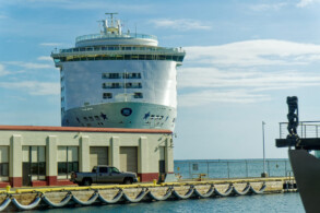 Pride of America in Honolulu