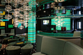 Bars & Lounges