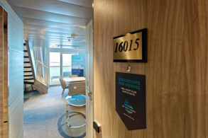 Yacht Club Duplex Suite 16019