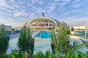 Pools, Sonnendecks