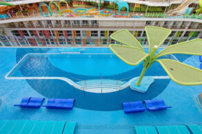 Royal Bay Pool, Chill Island