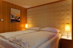 Suite 8227