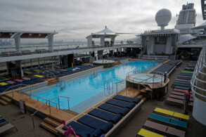 Haupt-Pooldeck