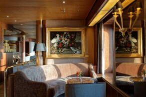 Explorer's Lounge