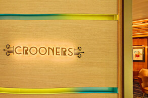 Crooners Bar
