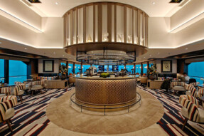 Salon, Bar