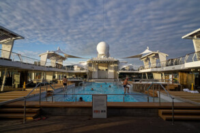 Haupt-Pooldeck