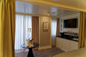 Concierge Suite 855