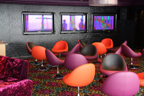 Entourage Teen Lounge