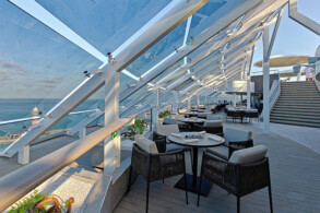 Yacht Club Bar and Grill