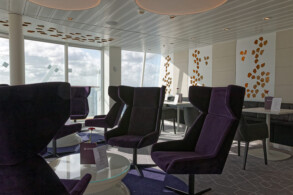 X Lounge