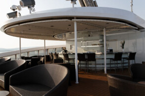 Outside Bar