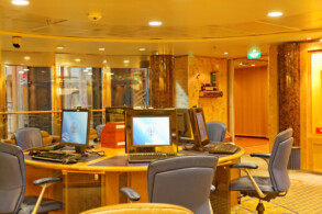 Bibliothek - Internet Cafe