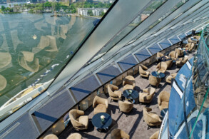 Yacht Club Top Sail Lounge