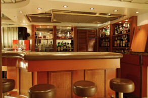 Piano Bar