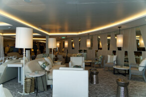 Retreat Lounge