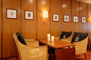Foyer Bar