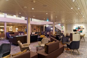 Lumas Bar & Lounge