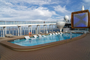 Pooldeck - Resort Deck