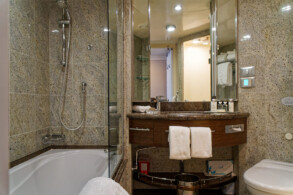 Veranda Suite 9047