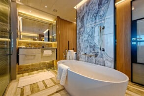 Oceania Suite 11080