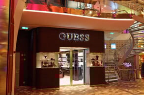 Shop: Guess