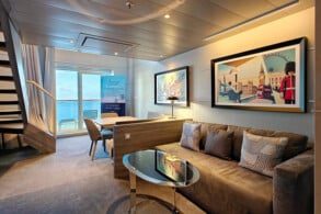 Yacht Club Duplex Suite 16019