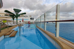 Cloud 17, Chill Island