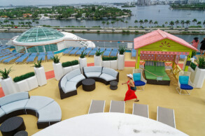Pool-Sonnendeck