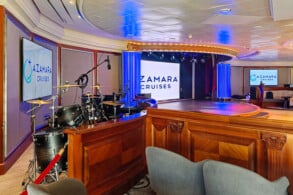 Cabaret Lounge, Theater