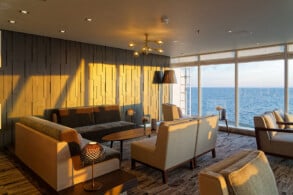 X-Lounge