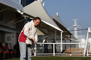 Golf Putting im Lawn Club