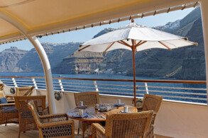 Top of the Yacht Bar
