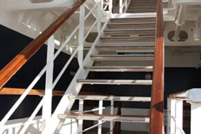 Celebrity Century Treppenaufgang achtern