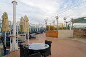 Pool, Sonnendeck