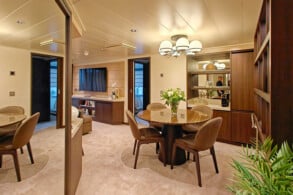 Cove Residence Suite mit Whirlpool