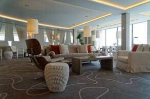 Retreat Lounge