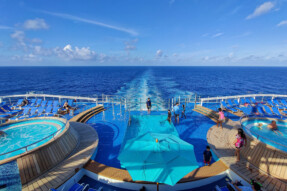 Pools, Sonnendecks