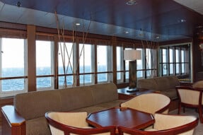 Lounges & Bars